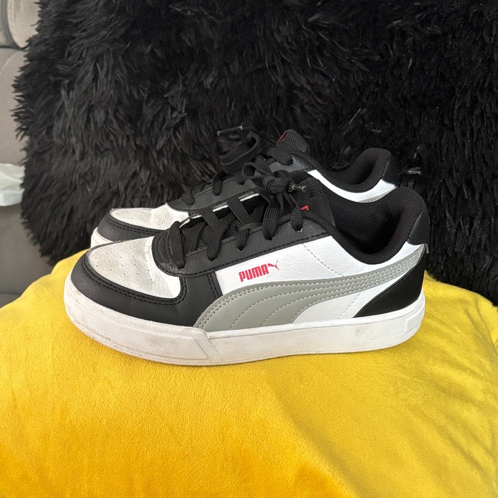 ❤️Puma Kid’s Black, White, and Gray Sneakers